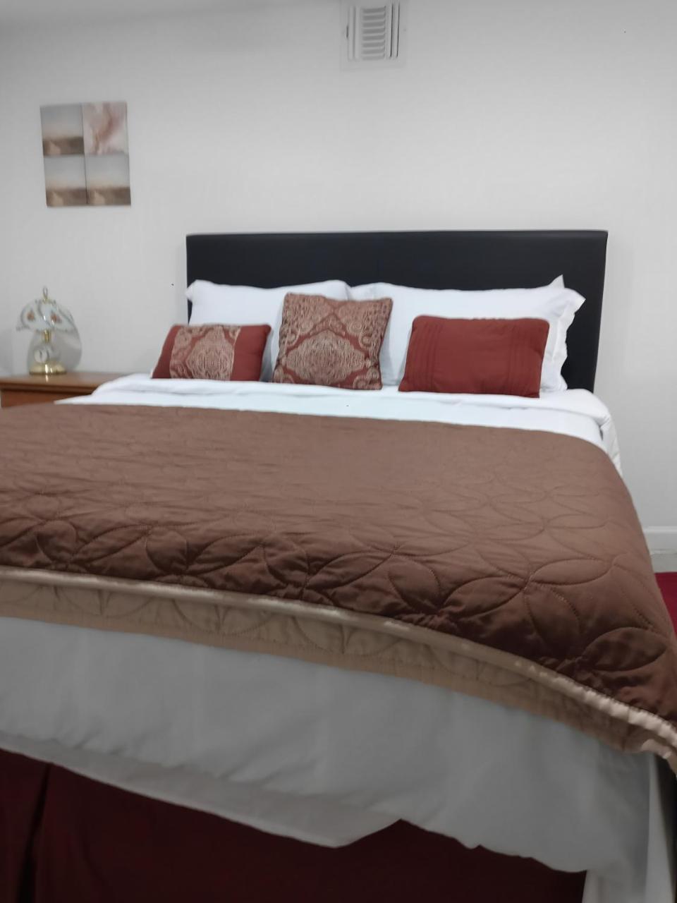 "Cozy Basement Retreat Just 40 Minutes To Nyc!" Apartment Irvington Exterior photo